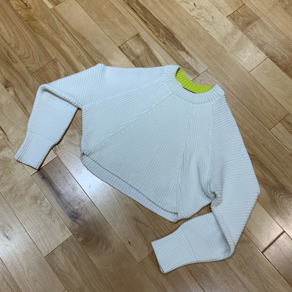Topshop | White Cropped Sweater - Picture 2 of 3